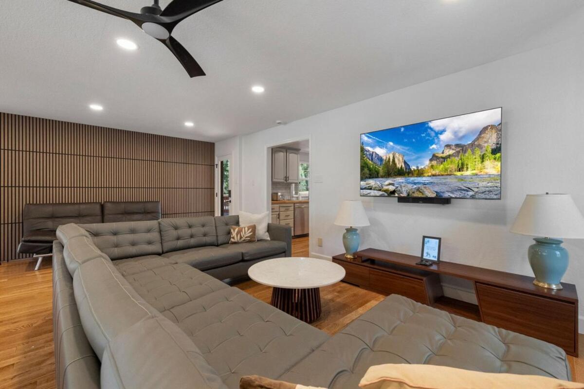 New Listing - 5Bd 3Ba Retreat For A Large Group Holiday home Groveland